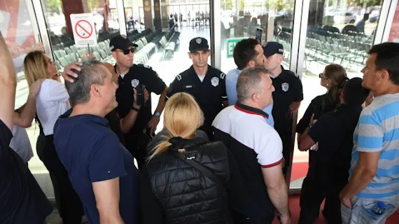 MUP: Nije bilo ozbiljnih incidenata, osim napada na policiju i imovinu kod Novosadskog sajma
