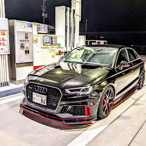 RS3 セダン