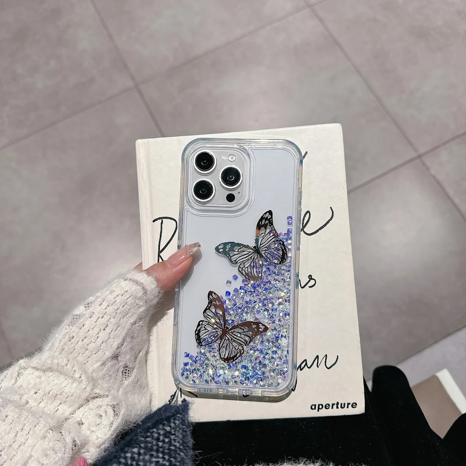 Coque iPhone 16 Quicksand Butterfly, protection étincelante avec motif sable mouvant et papillons, un design élégant et original pour votre smartphone.