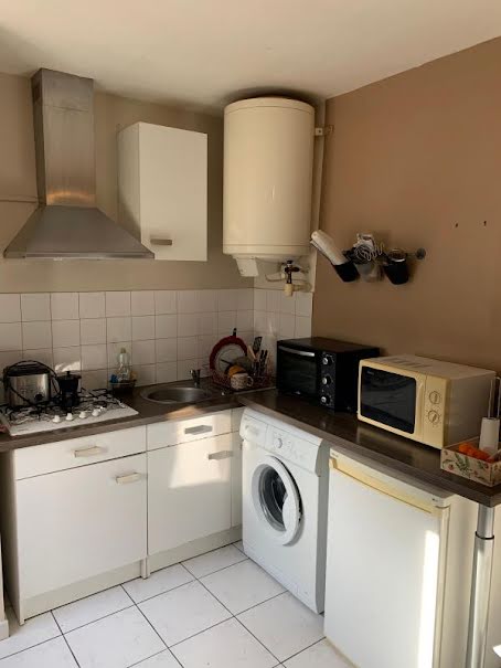 Location  appartement 2 pièces 24 m² à Nimes (30000), 382 €