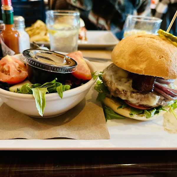 Thompson St. burger on a GF bun w/side house salad.