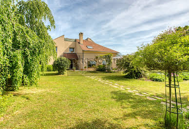 Maison avec terrasse 1