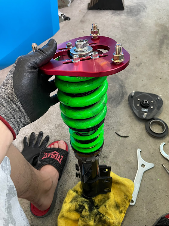 カローラスポーツのカローラスポーツ・#USDM・車高調整・ホイール交換・カローラハッチバックに関するカスタム事例の投稿画像2枚目