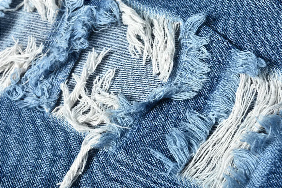 Ripped jeans kadın, kişiliğini yansıt. Tarz sahibi görünmek isteyen kadınlar için ideal. Rahat ve şık, yırtık kotlarla stilini tamamla.