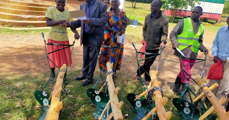 The NFDK official also urged the beneficiaries to maintain the donated equipment, so that it would last and serve them well.