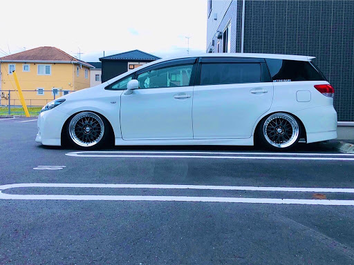 ウィッシュ Zgewのキャンバー 雨の日ショット 車高短に関するカスタム メンテナンスの投稿画像 車のカスタム情報はcartune