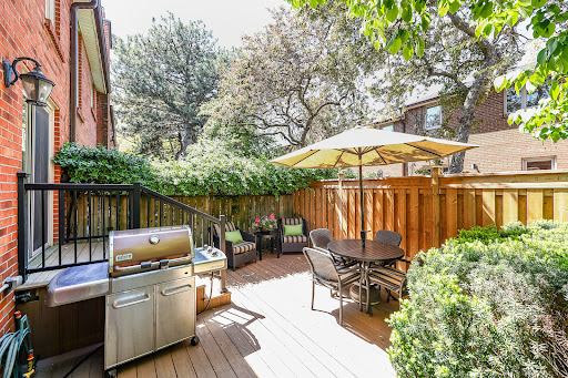 House with garden 1