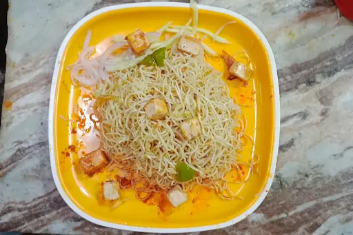 Egg Paneer Noodles