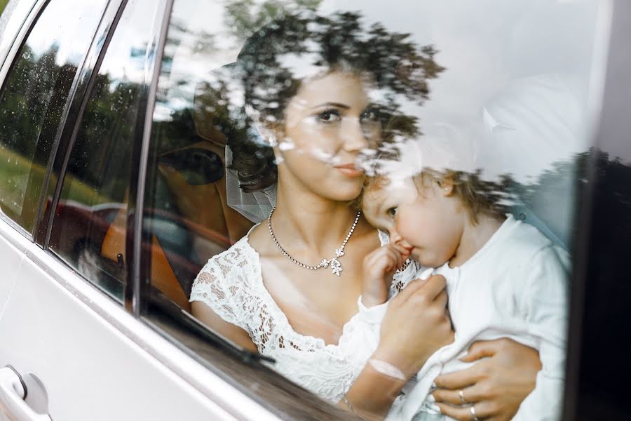 Wedding photographer Ekaterina Tyumeneva (ekaterinamart). Photo of 28 November 2018