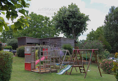 Maison avec piscine et jardin 3