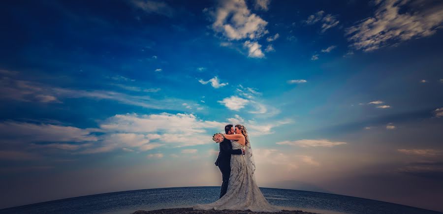 Fotógrafo de casamento Stauros Karagkiavouris (stauroskaragkia). Foto de 11 de maio 2018