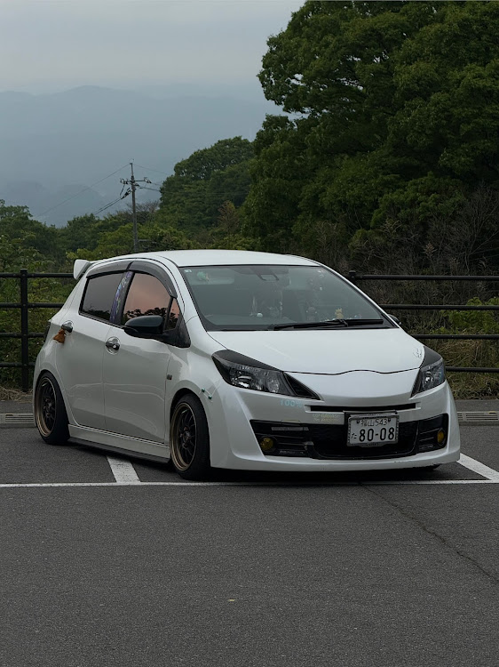 ヴィッツRS G'sのカメレオンフィルム・G'sヴィッツに関するカスタム事例の投稿画像1枚目