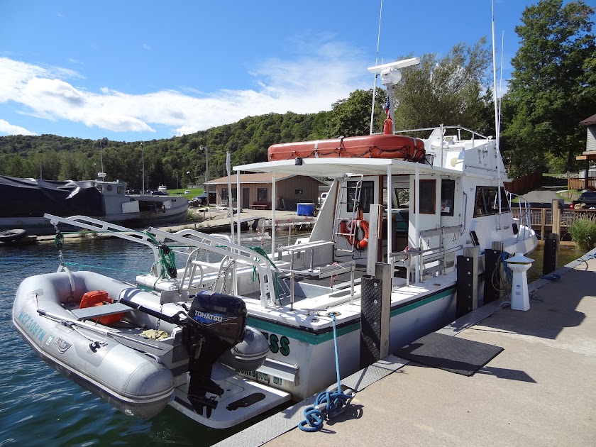 The Wreck Express, our Dive Boat.