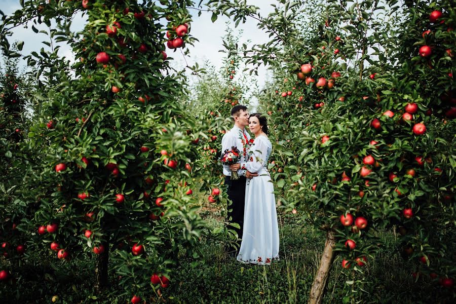 Bröllopsfotograf Taras Nagirnyak (tarasn). Foto av 2 oktober 2015