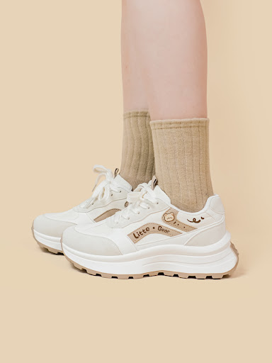 Title 5, Little Bear Printed Sports Shoe Girl