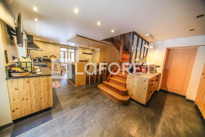 Vente appartement 4 pièces 138.47 m² à Guillestre (05600), 245 000 €