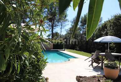 Villa avec piscine et terrasse 11