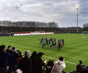 VIDEO: Rode Duivels brengen mooi eerbetoon aan slachtoffers aanslagen