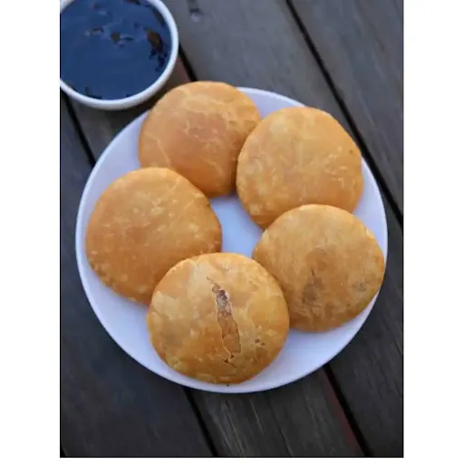 Aloo Pyaz Kachori