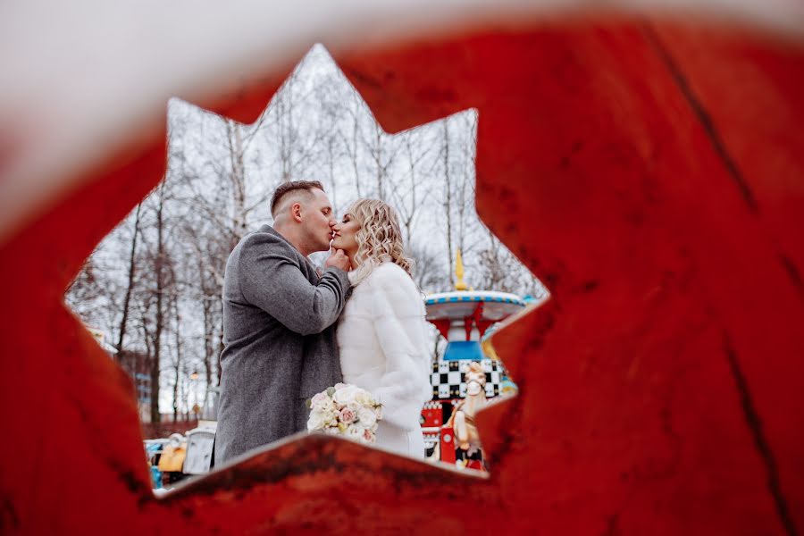 Fotógrafo de casamento Polina Pavlova (polina-pavlova). Foto de 25 de dezembro 2021