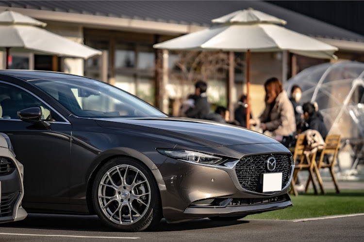 MAZDA3の空の駅オーチャード・ピクニック日和・つかみ食いに関するカスタム事例の投稿画像1枚目