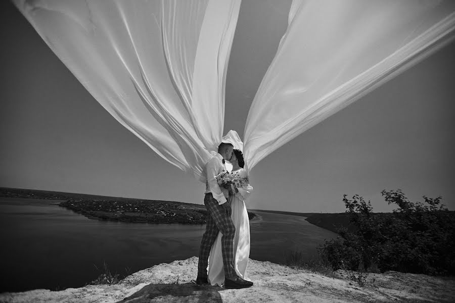 Fotógrafo de casamento Roman Rybalev (namiros). Foto de 3 de julho 2020