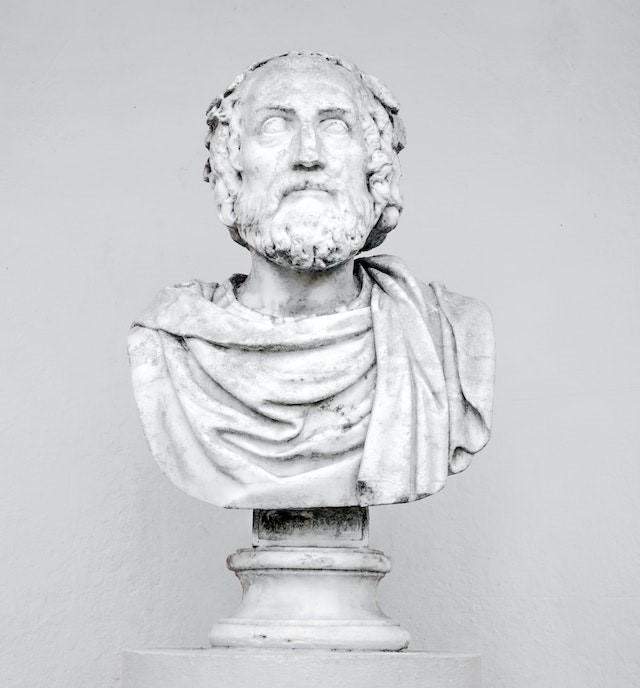 柏拉图引入了许多今天仍在学术分析中使用的修辞学概念和元素。