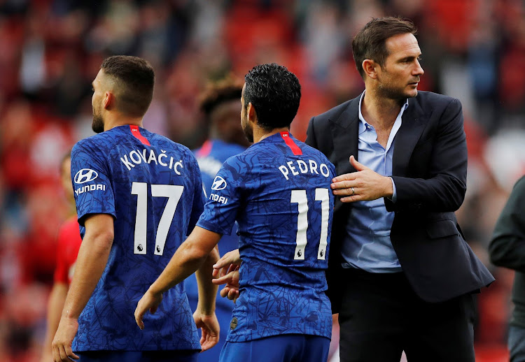 Chelsea manager Frank Lampard, Mateo Kovacic and Pedro look dejected at the end of the match