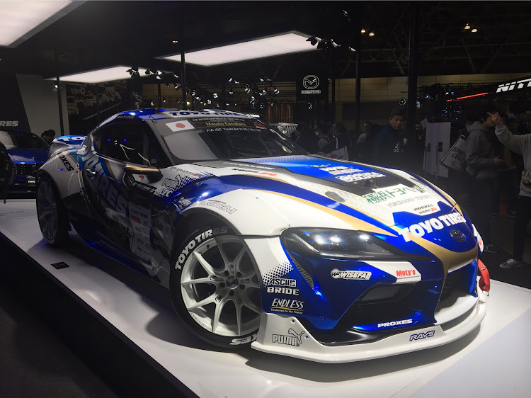 クラウンアスリートの東京オートサロン2020・悪ノリおじさんグループ・幕張メッセ・アスリート初投稿・真面目に投稿に関するカスタム事例の投稿画像3枚目