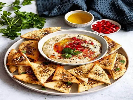 Signature Hummus With Zatar Bread Platetr