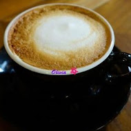 黑浮咖啡 Reve Cafe(高雄高美店)