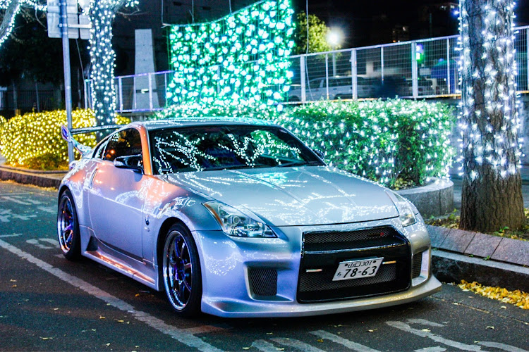 フェアレディZのZ33・イルミネーション・MOMOステ・師走突入に関するカスタム事例の投稿画像1枚目