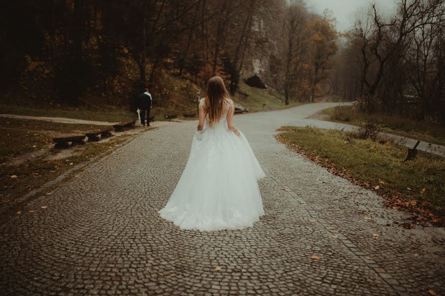 Fotógrafo de casamento Karolina Cisowska (karolinacisowska). Foto de 9 de janeiro 2019