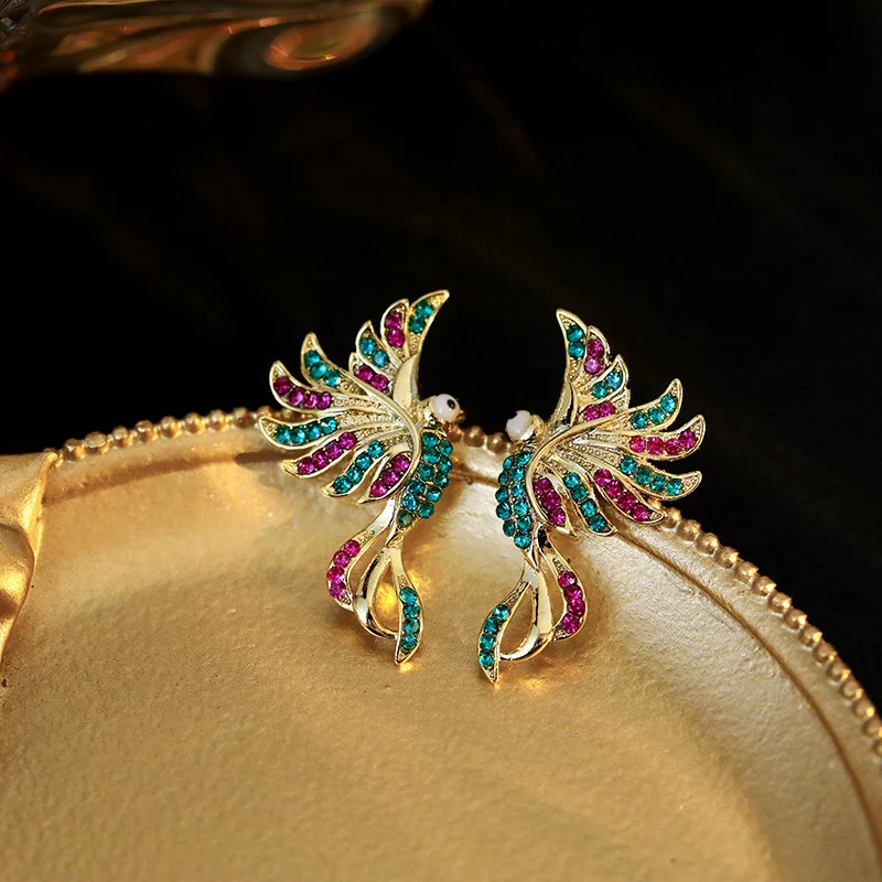 Brincos de orelha de pássaro auspicioso colorido para mulheres, moda feminina, adicione um toque de sorte e estilo ao seu visual.