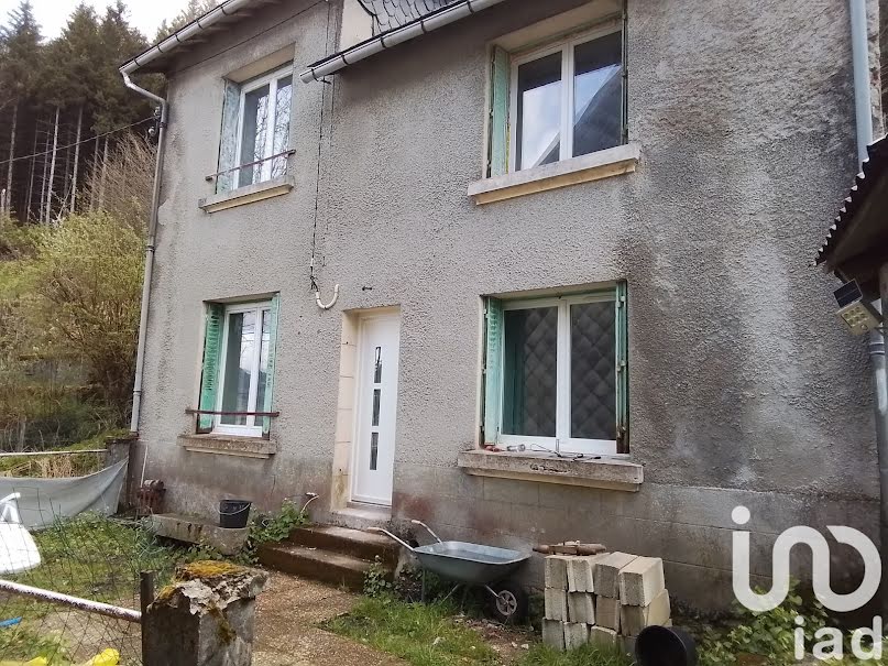 Vente maison 4 pièces 75 m² à Le mont dore (63240), 110 000 €