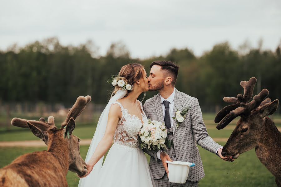 Fotografo di matrimoni Elīna Plūmīte (plumite). Foto del 3 novembre 2021