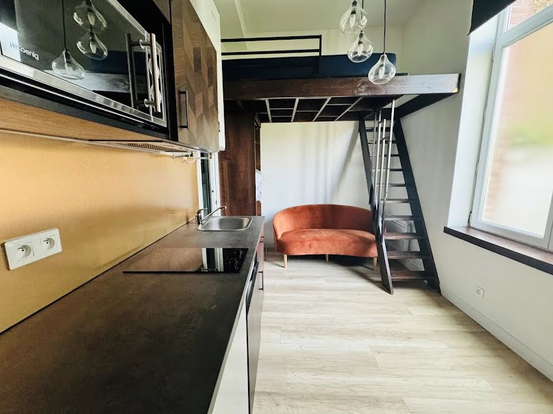 Location meublée appartement 1 pièce 15 m² à Saint-Quentin (02100), 400 €