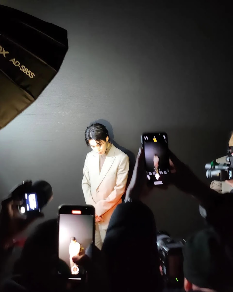 BTS: Jimin makes FIRST public appearance as Dior's Global Ambassador at  Paris Fashion Week; ARMY gathers in large numbers to cheer for Baby Mochi  [Watch Videos]