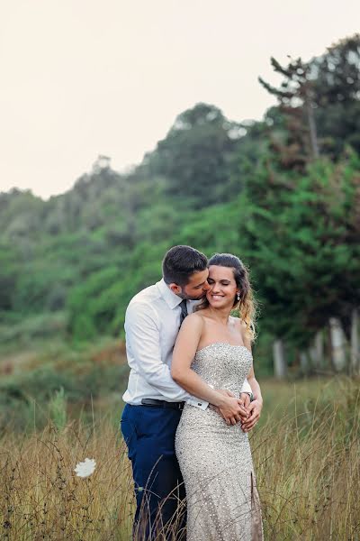 Fotógrafo de casamento Flor Abazi (florabazi). Foto de 18 de abril 2016