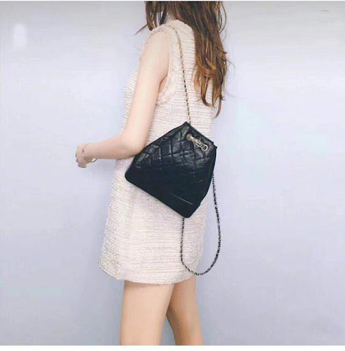Title 1, Lingge Chain Bucket Shoulder Messenger Bag, a s...