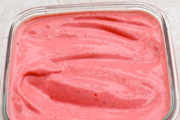 Easy 3-Ingredient Non-Fat Strawberry Frozen Yogurt Recipe