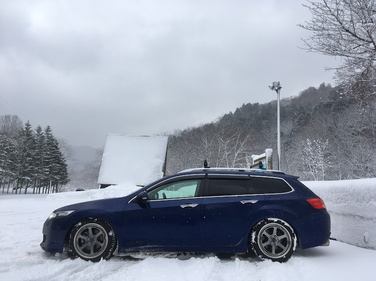 アコードツアラーのアコードツアラー・雪が積もった・車高やべー・前が見えない・腹下擦りまくりに関するカスタム事例の投稿画像3枚目