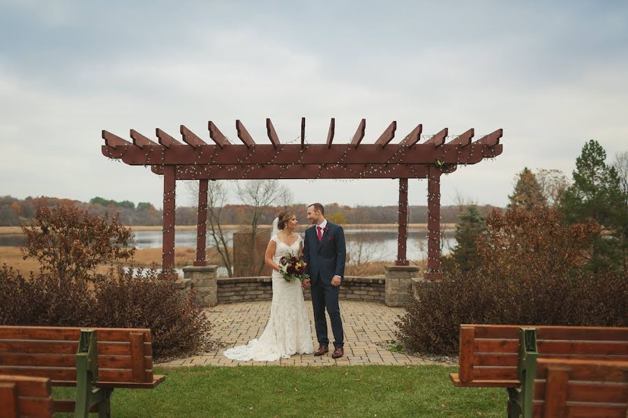 Fotografo di matrimoni Cara Carisch (cheekymonkey). Foto del 8 settembre 2019