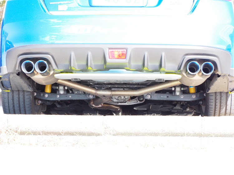 WRX STIの蛍光イエロー・WRX・こっそりリニューアル計画中🙊・やっくんオフツーリング😆・弁天島に関するカスタム事例の投稿画像8枚目