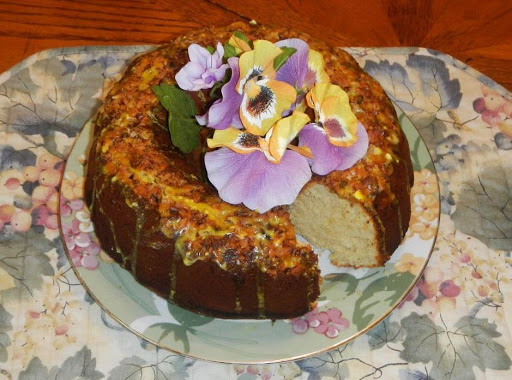 LEMON NUT UPSIDE 
DOWN CRUNCH CAKE