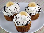 Banana Cream Pie Cupcakes was pinched from <a href="http://www.elanaspantry.com/banana-cream-pie-cupcakes/" target="_blank">www.elanaspantry.com.</a>
