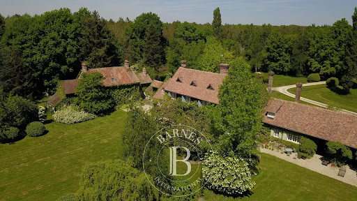 Property with pool 3