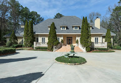 House with pool and garden 1