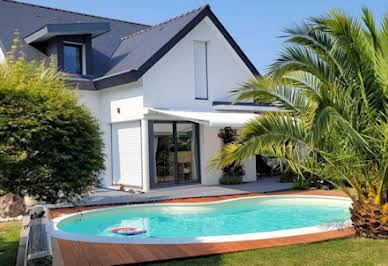 Maison avec piscine et jardin 9