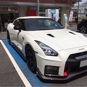 NISSAN GT-R